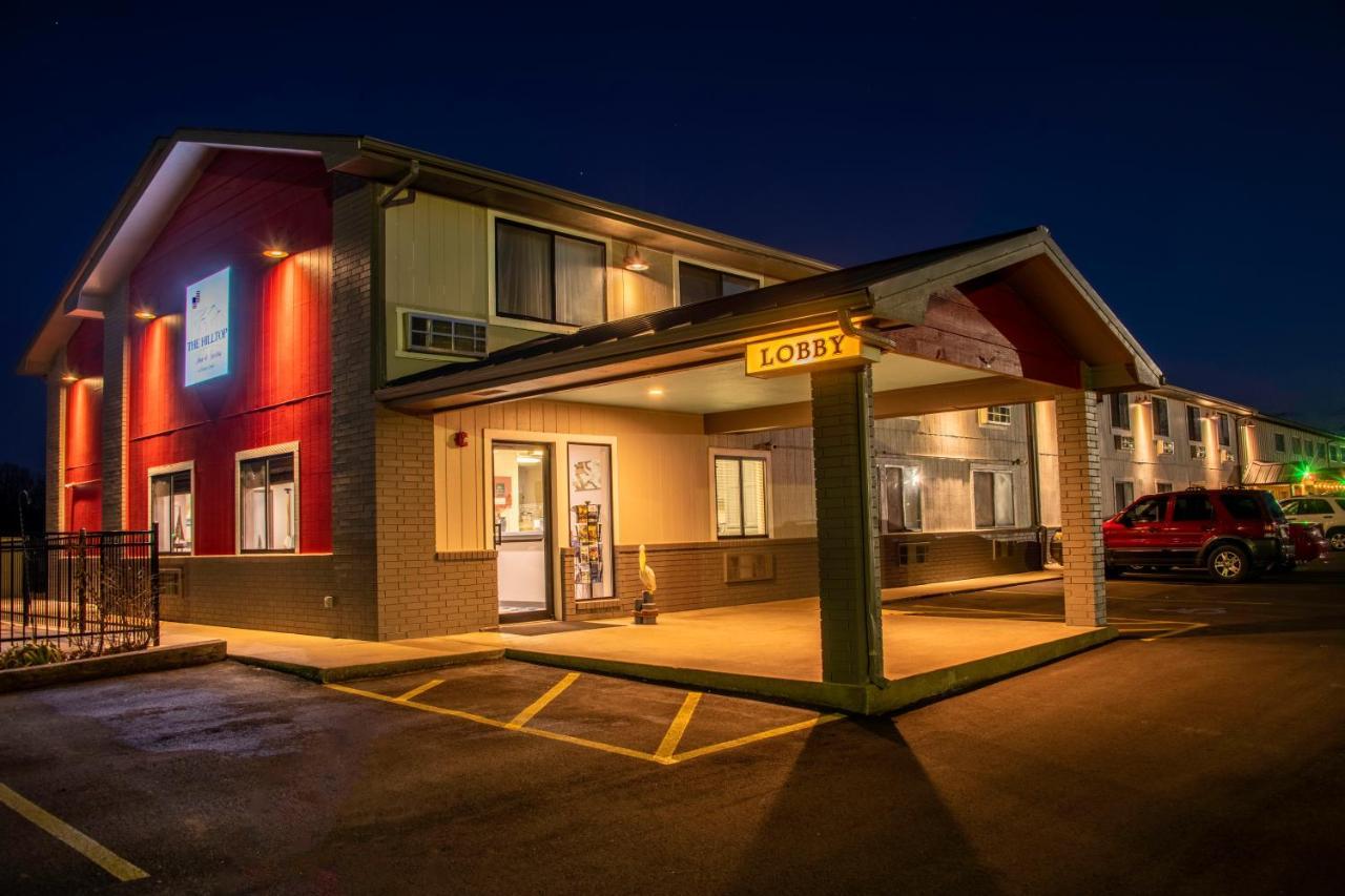 Hilltop Inn & Suites Grove Экстерьер фото