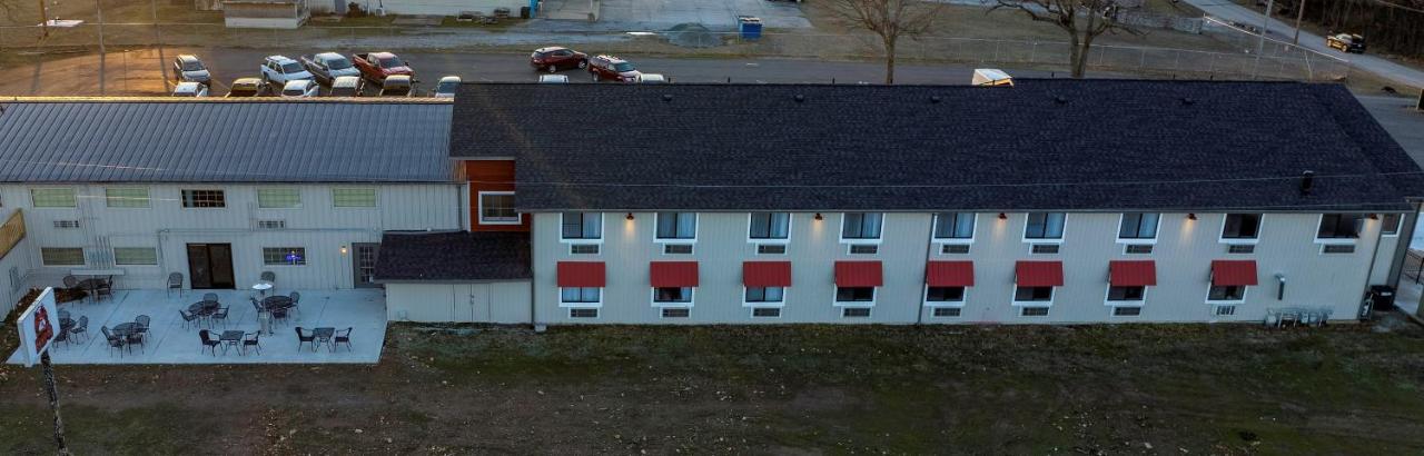 Hilltop Inn & Suites Grove Экстерьер фото