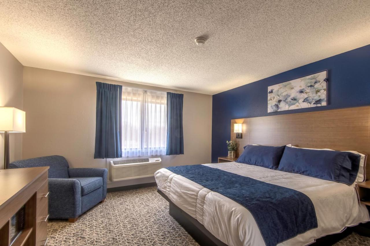 Hilltop Inn & Suites Grove Экстерьер фото