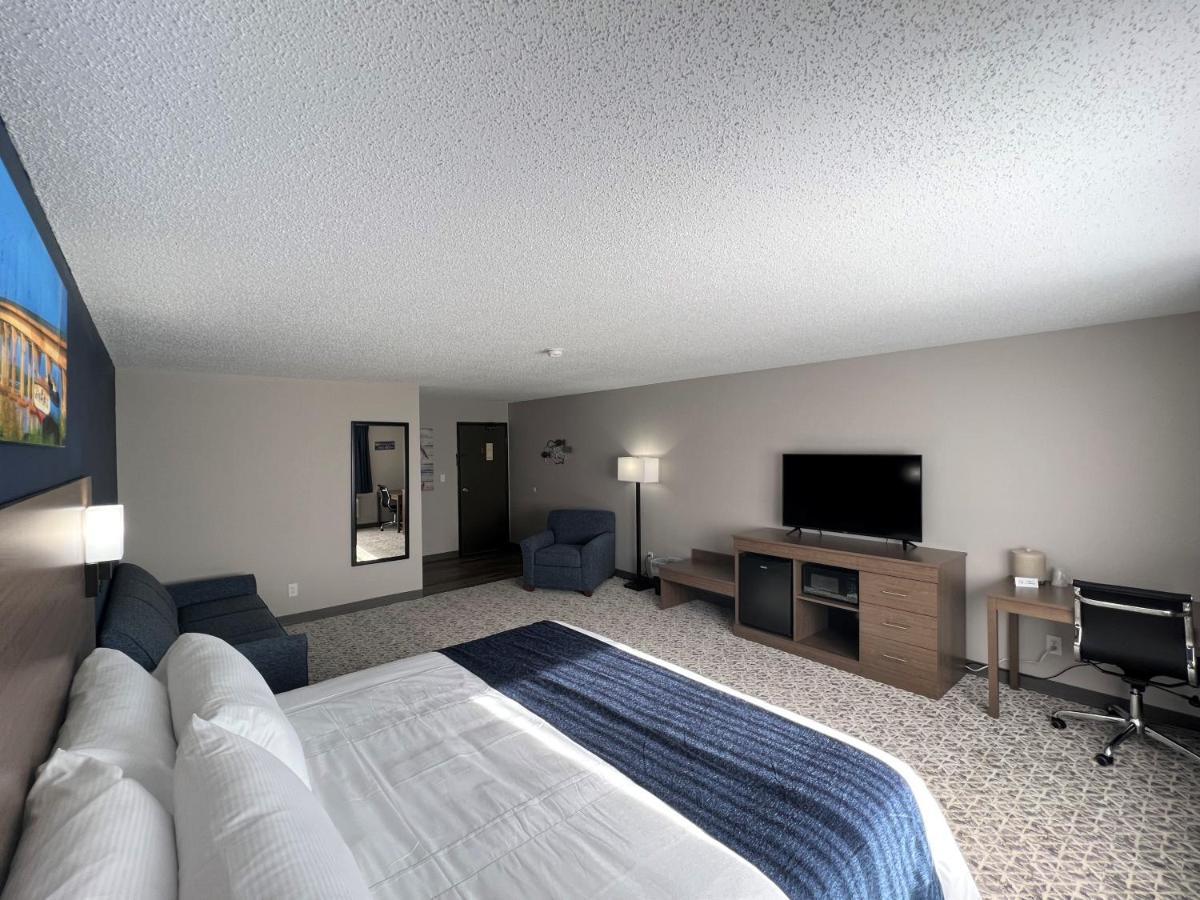 Hilltop Inn & Suites Grove Экстерьер фото